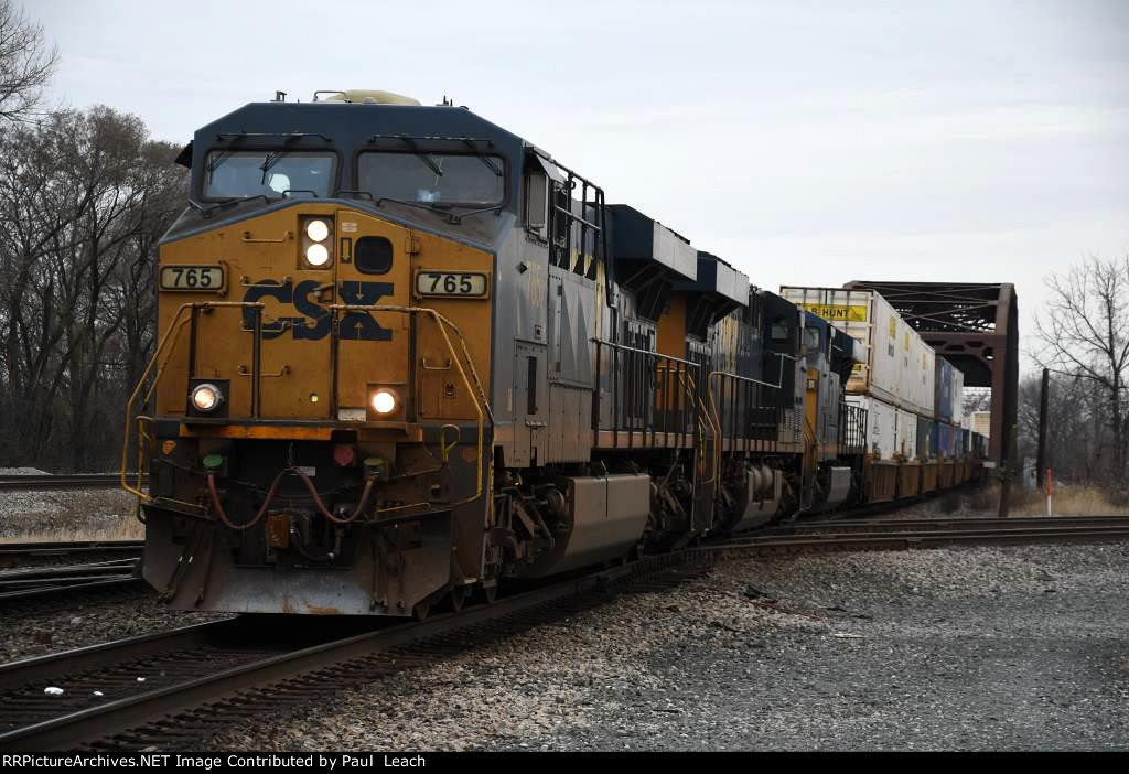 Intermodal rolls east